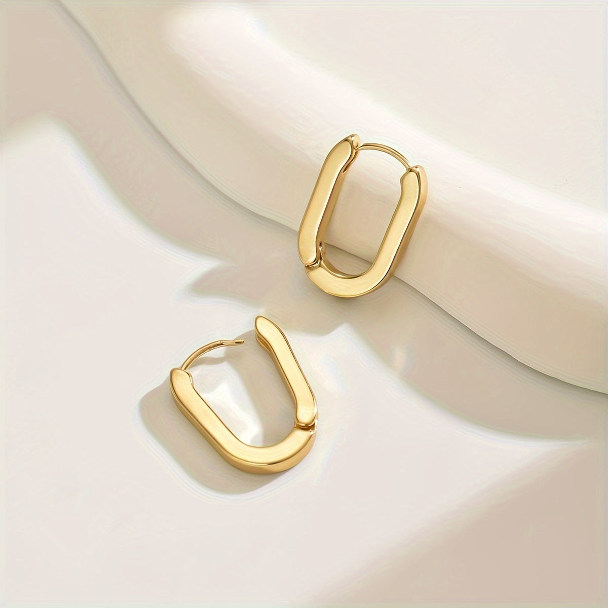 18K Yellow Gold Geometric Hoop Earrings – Limited Edition Elegance Collection