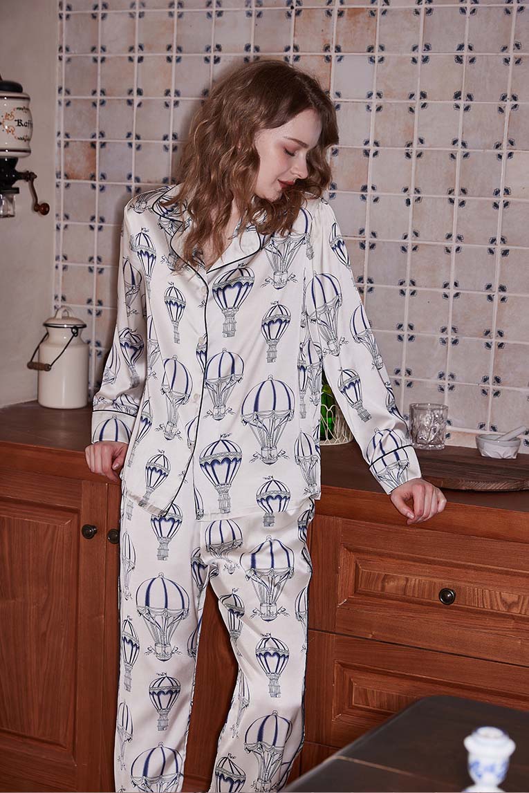 Coordinated Hot Air Balloon Print Pajama Set White