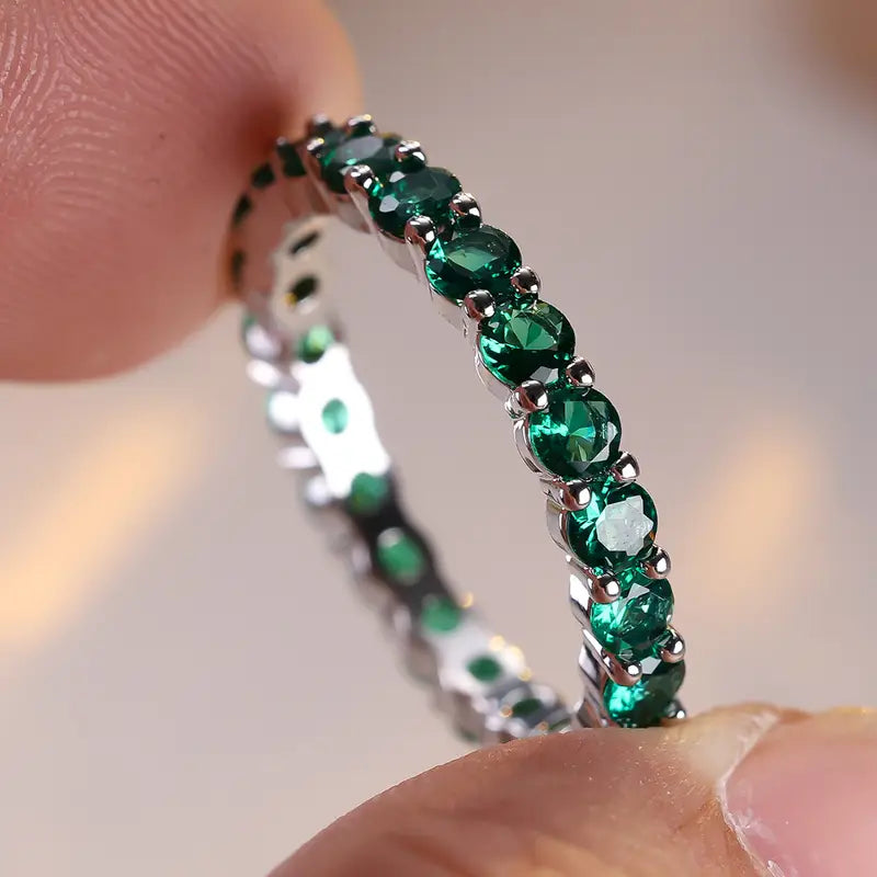 Silver-Plated Ring with Round Green Cubic Zirconia - Iridia