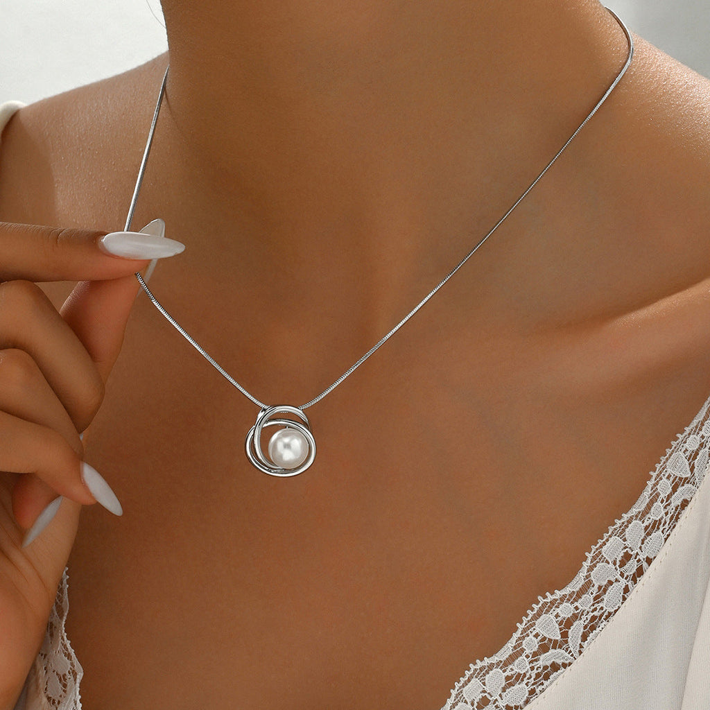 Women's Mother-of-Pearl Pendant Necklace
