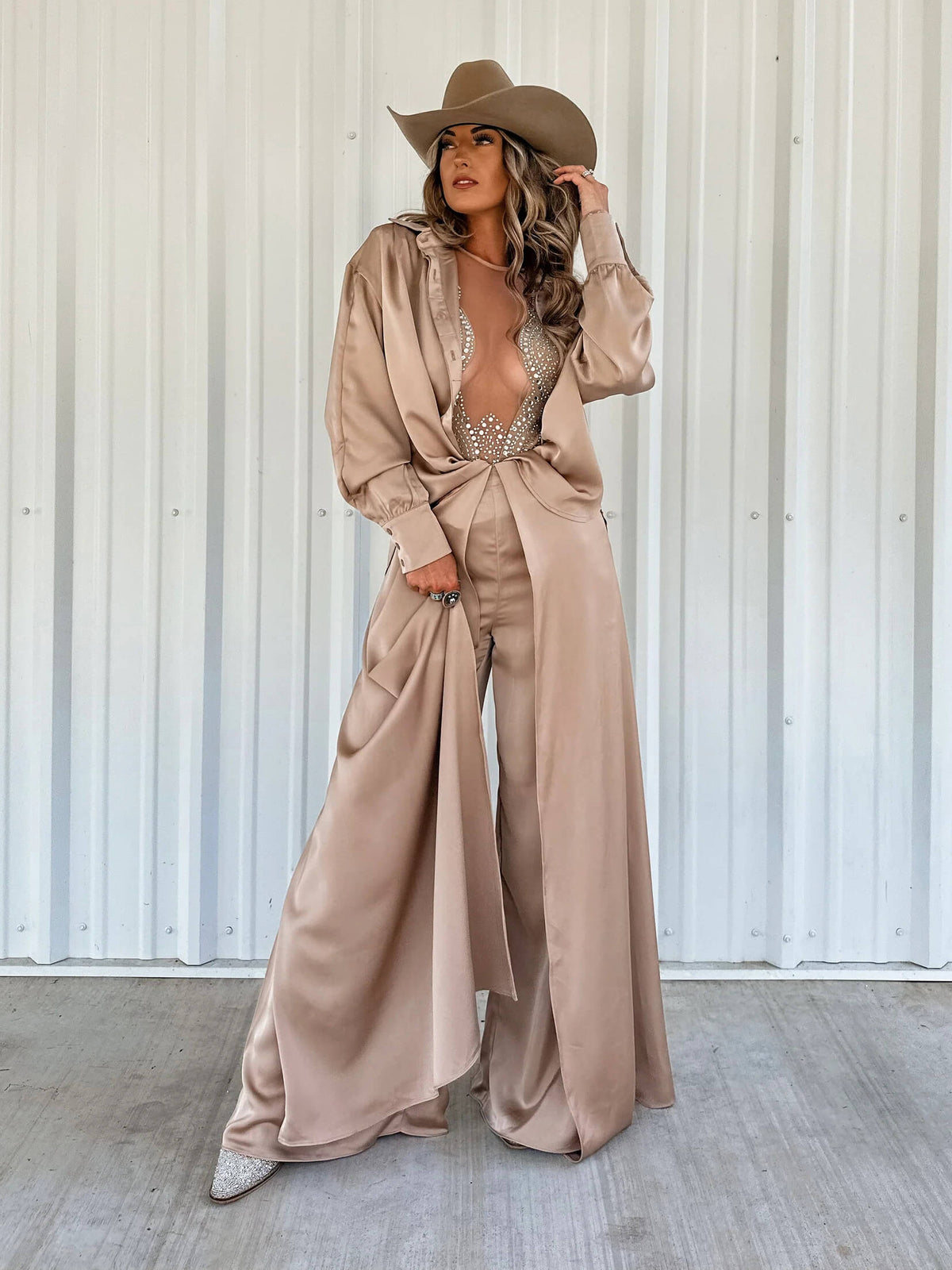 Coordinated Roaming Free Two-Piece Set