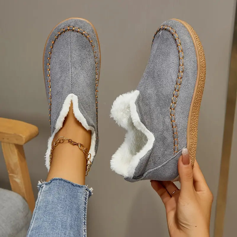 Women's Warm Faux Fur-Lined Slip-On Ankle Boots with Moccasin Stitching and Textured Rubber Sole – Cosy Casual Winter Walking Shoes for Comfortable Everyday Wear and Outdoor Outings