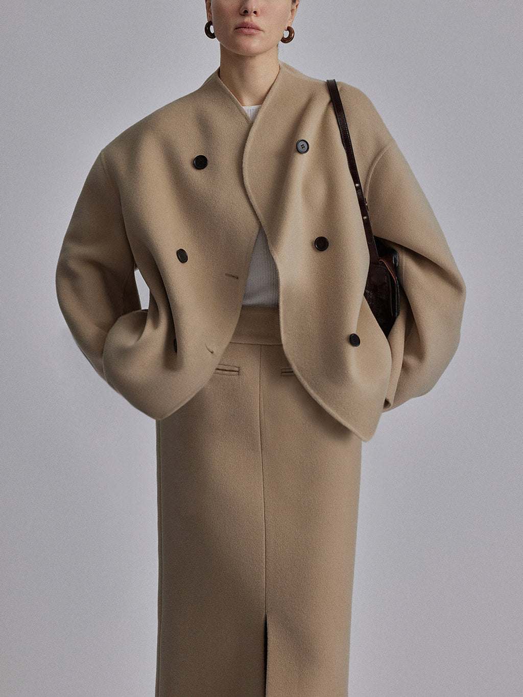 Women's Oversized Double-Breasted Short Coat with High Stand Collar – Relaxed Tailored Jacket for Elegant Office Wear and Smart Casual Autumn Winter Outfits
