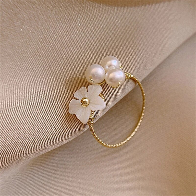 White Flower Ring with Gold Pearls