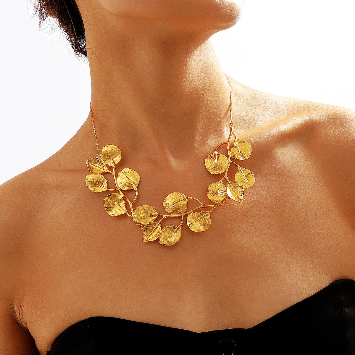 Gold Leaf Allure Necklace
