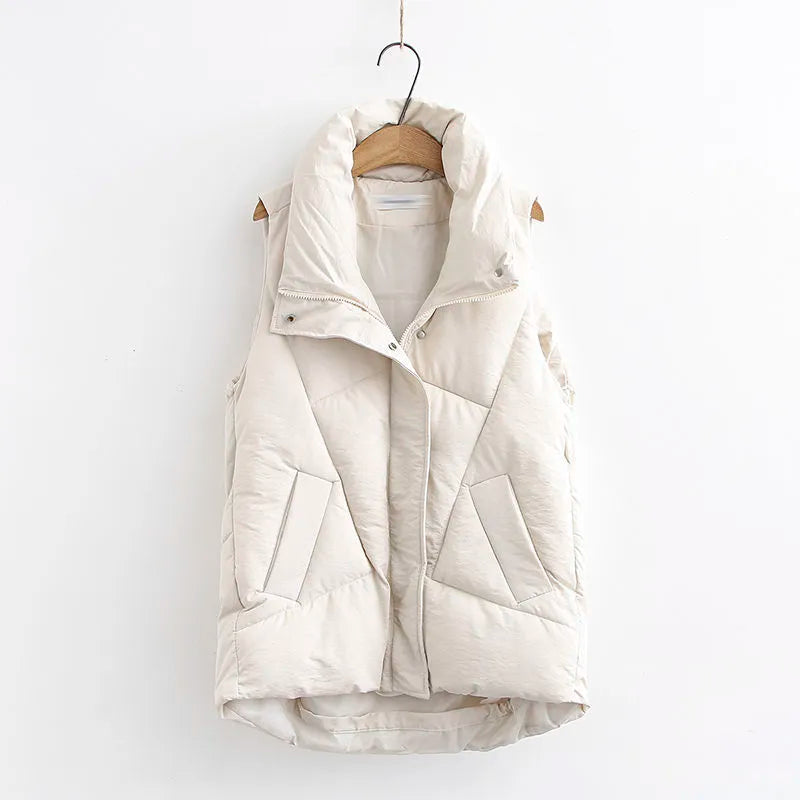 Women's Warm Quilted Puffer Gilet with High Stand Collar and Zip-Up Front – Lightweight Padded Sleeveless Bodywarmer with Practical Pockets for Casual Autumn Winter Layering and Outdoor Wear