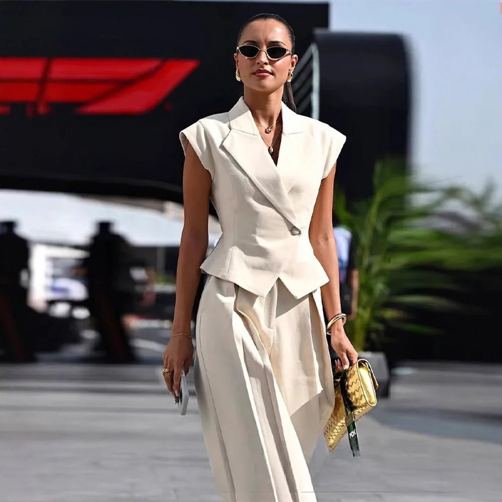 Hanna - Suit Set with Sleeveless Vest