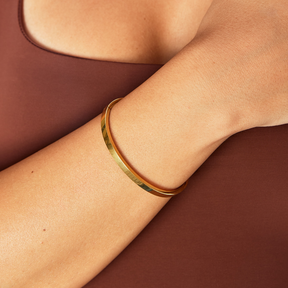 Minimalist Bangle Bracelet with Hidden Clasp - Loredana