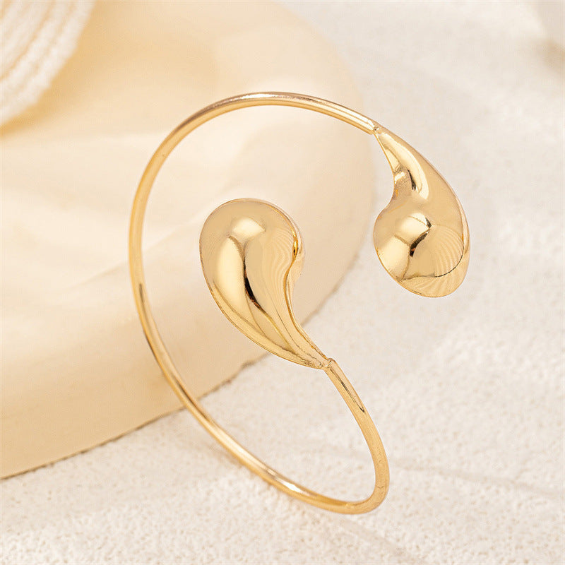 Lunaria Minimalist Women's Bracelet with Sparkling Drop