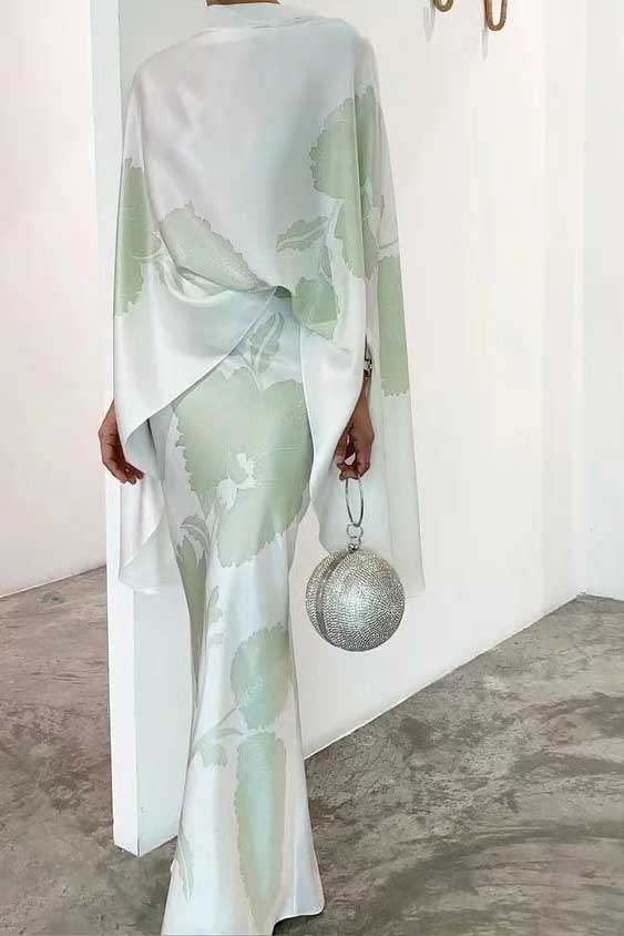 Refined Flower Turtleneck Skirt Suit
