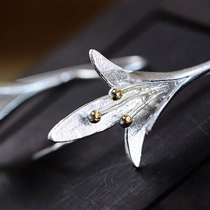 Silver Flower Earrings – Limited Edition Private Collection