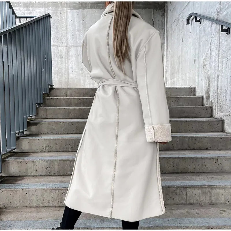 Modern Leather Jacket with Practical Pockets