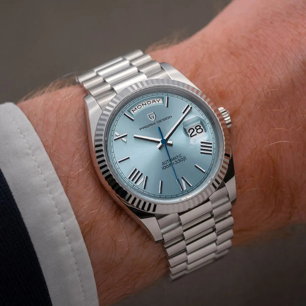 Classic Analog Watch with Premium Stainless Steel Bracelet for Everyday Elegance