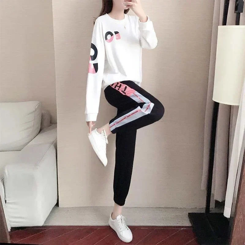 Women's Graphic Print Sweatshirt and Jogger Trousers Set – Relaxed Colour Block Tracksuit for Everyday Casual Wear