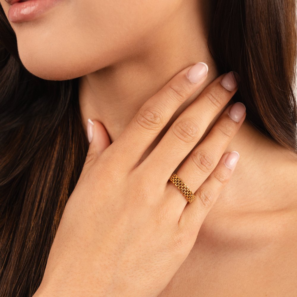 Niyah Chain Link Ring