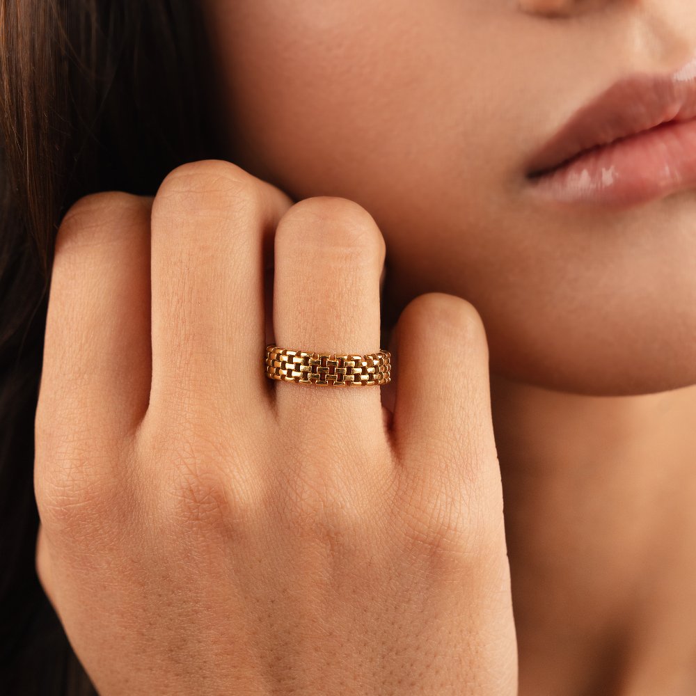 Niyah Chain Link Ring