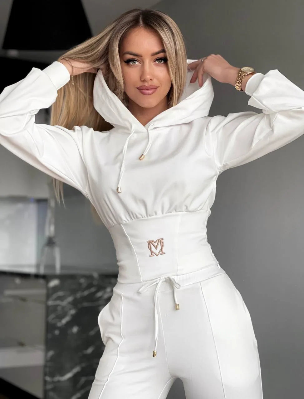 Women's Two-Piece Hooded Tracksuit Set with Sculpted Fitted Waist and High-Waisted Drawstring Trousers – Soft Stretch Knit Casual Loungewear for Elegant Everyday Styling and Autumn Winter Comfort