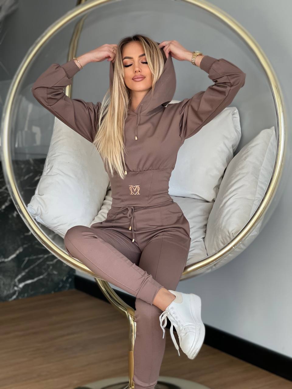 Women's Two-Piece Hooded Tracksuit Set with Sculpted Fitted Waist and High-Waisted Drawstring Trousers – Soft Stretch Knit Casual Loungewear for Elegant Everyday Styling and Autumn Winter Comfort
