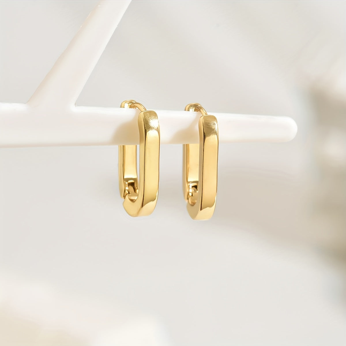18K Yellow Gold Geometric Hoop Earrings – Limited Edition Elegance Collection