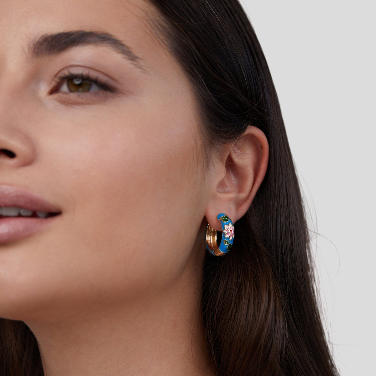 Gold Circle Flower Earrings