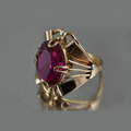 Vintage Gold Garnet Crystal Ring