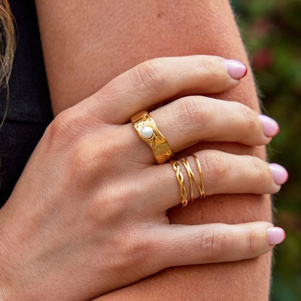 Twisted Gold Infinity Ring