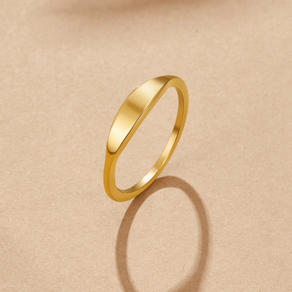 Pipa Gold Signet Ring