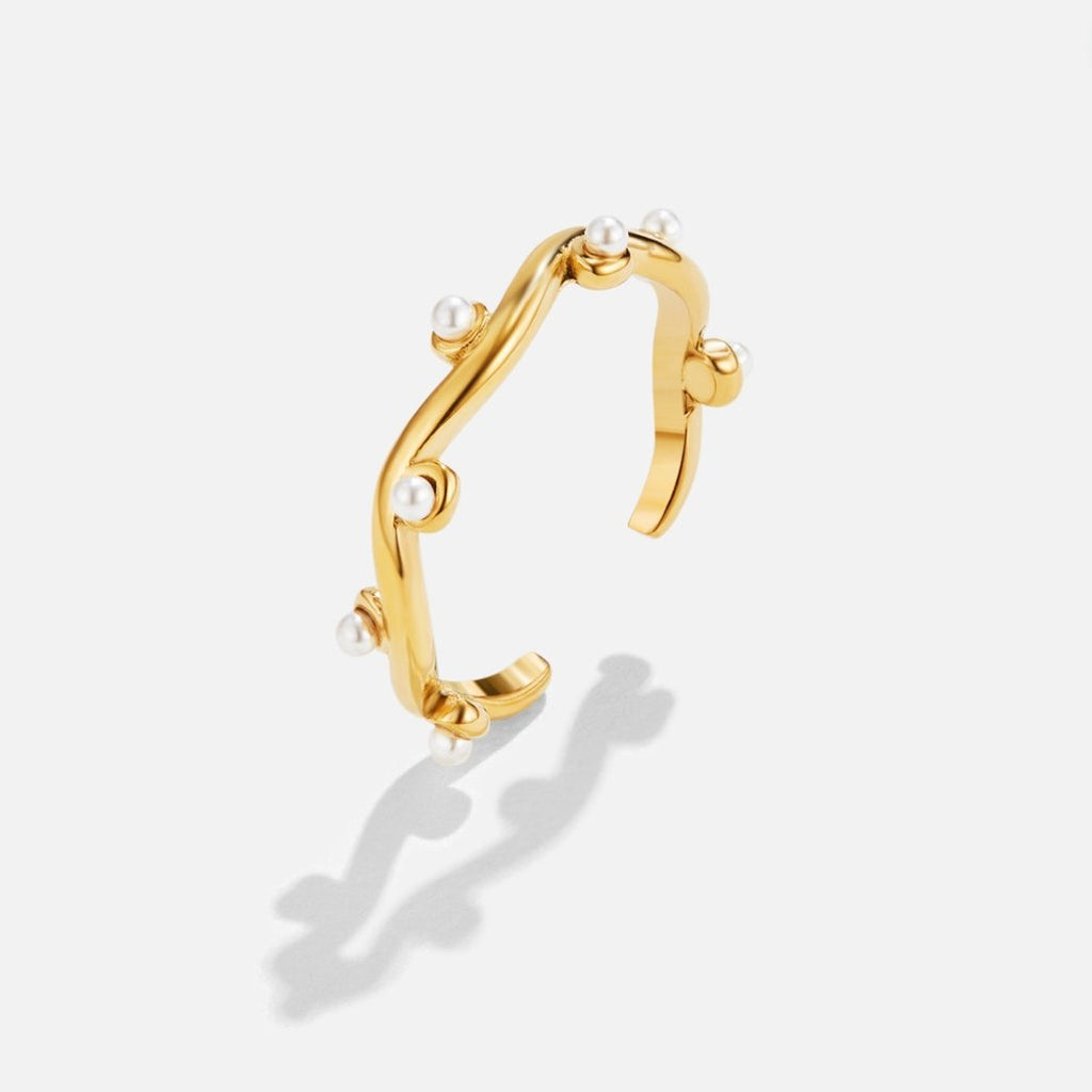 Gold Wavy Pearl Ring